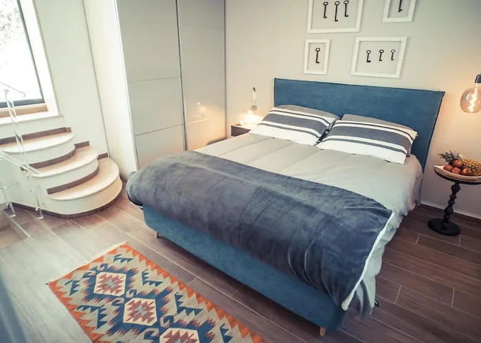 800s Luxury Apartment *