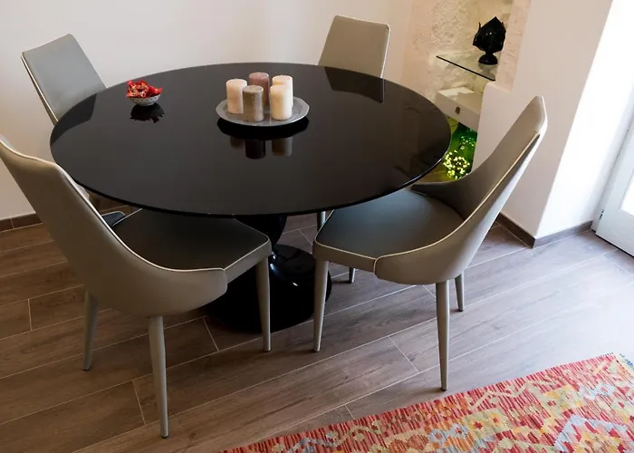 800s Luxury Apartment